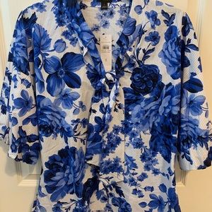 New Anne Taylor floral blue small blouse
